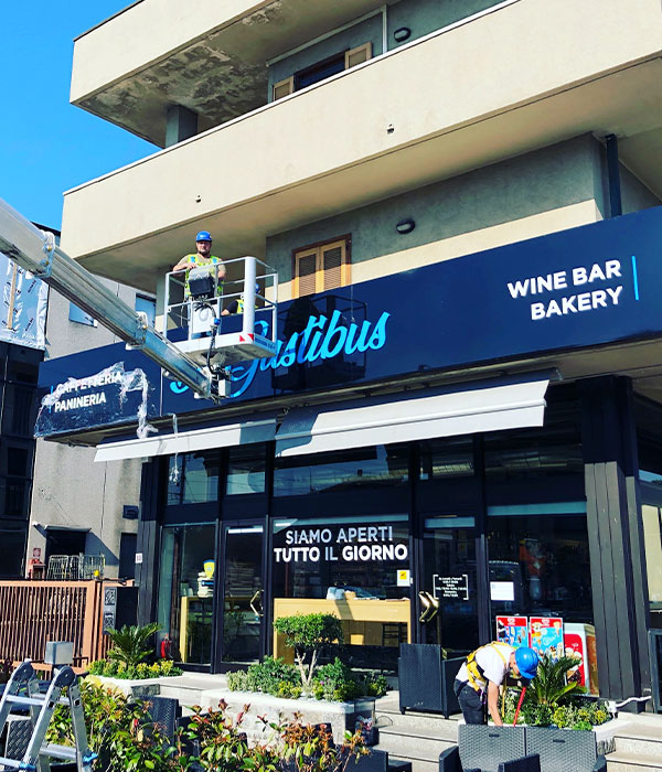 Magica-Luce-Insegne-Luminose